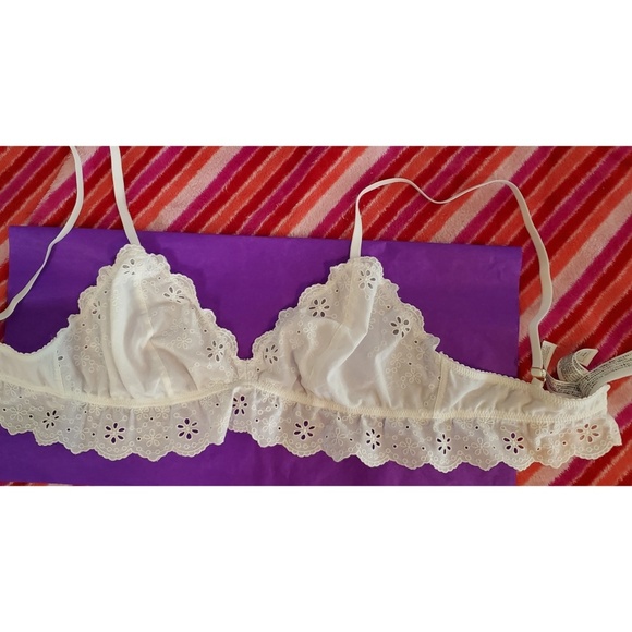 Forever 21 Other - White Lace Bralette Forever 21 Other - White Lace Bralette